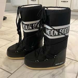 Moon boots